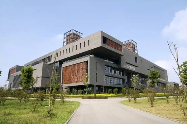 迪歐學校家具案例 | 南京工程學院：東方意境的理想學府